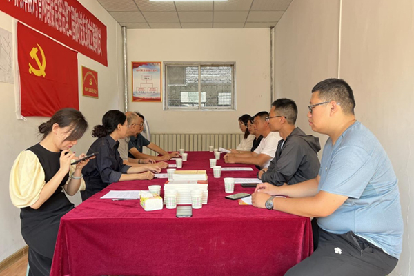 支部建在項目上  黨旗飄在工地上 ——中臨建設(shè)集團有限公司市區(qū)汾河兩岸雨污管網(wǎng)錯接混接治理工程臨時黨支部成立揭牌